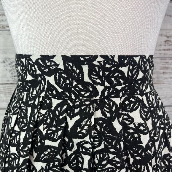 Avenue Skirt size 14 Black Red Leaves Knee A Line Pockets Modest Church Casual - Picture 5 of 10
